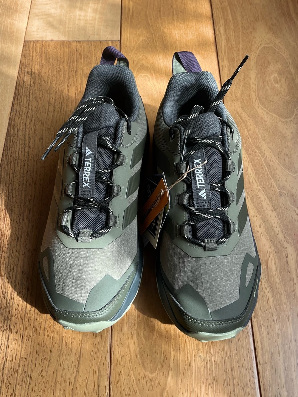 NWOB adidas Terrex Skychaser AX5 GORE-TEX Hiking Shoes Women Sz 8 Olive